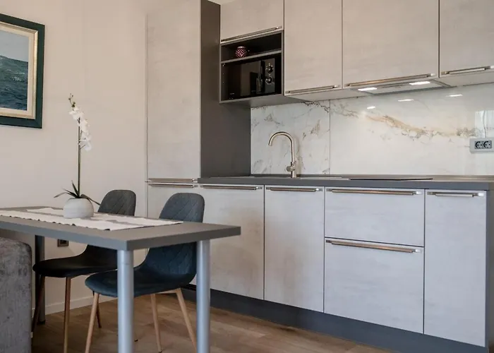Apartments Bolero 3* Palit