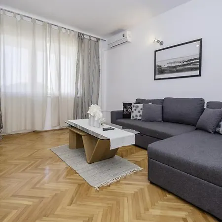 Bolero Penzion New Translation